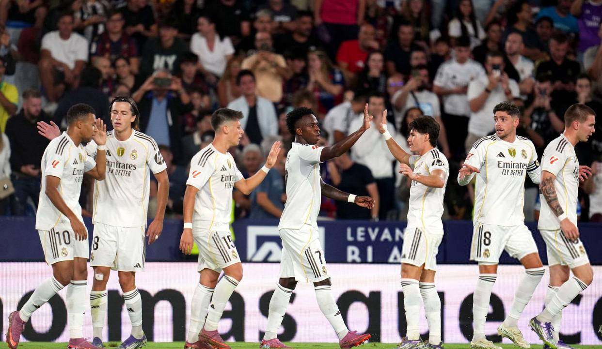 埃永头球攻, 球员 埃永头球攻, 球员